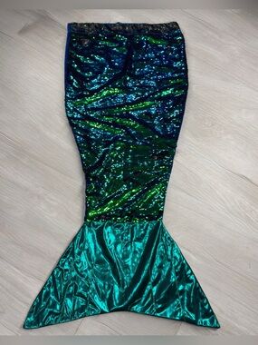 Arizona Jean Co Reversible Sequin Mermaid Tail Blanket Blue Green Plush Throw